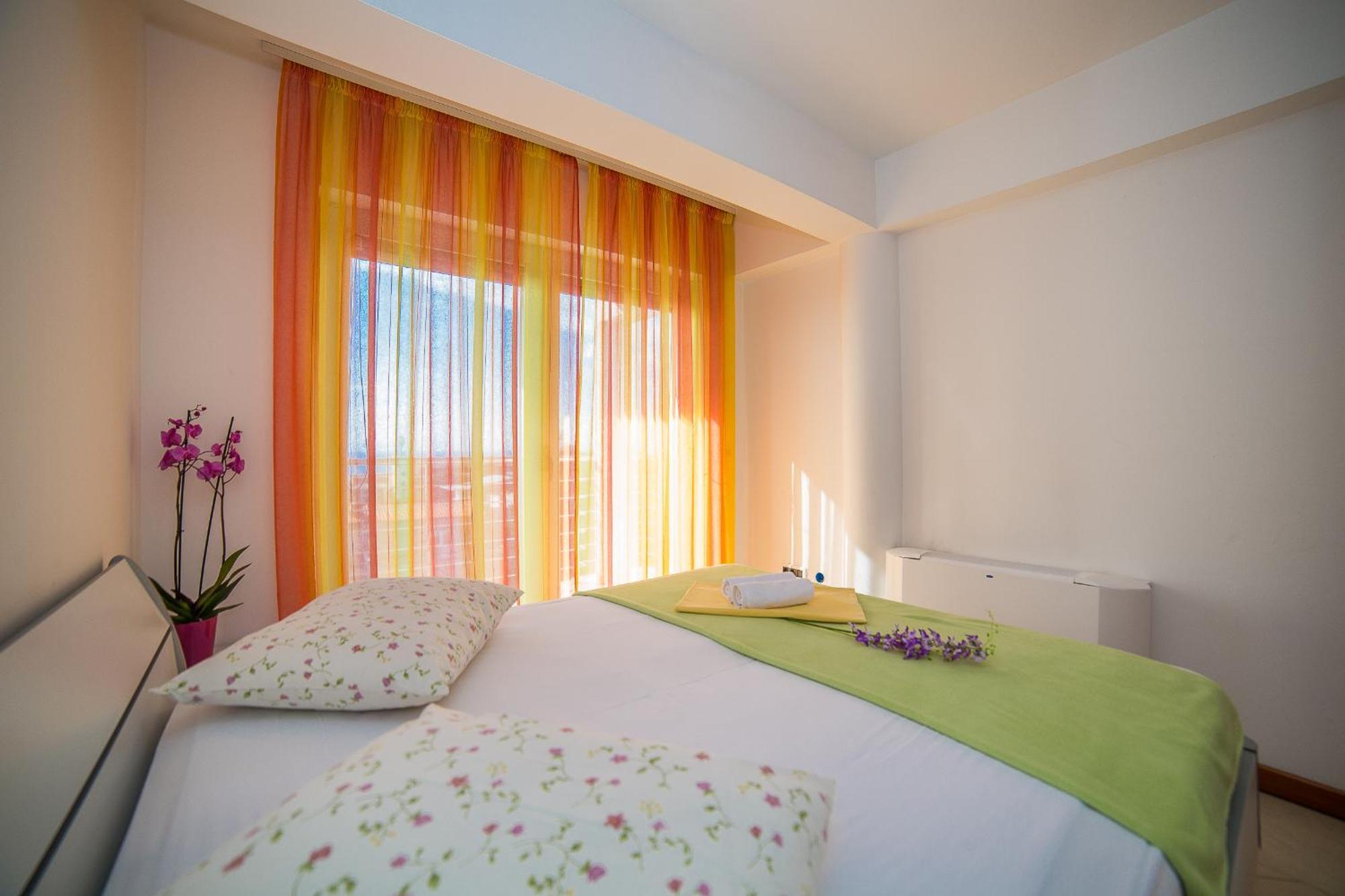 Apartments Milan Makarska Bilik gambar