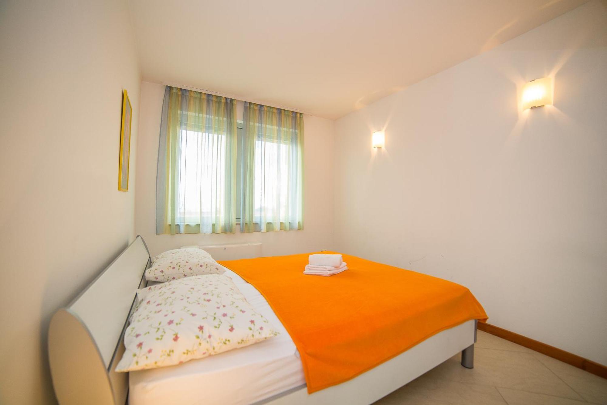 Apartments Milan Makarska Bilik gambar