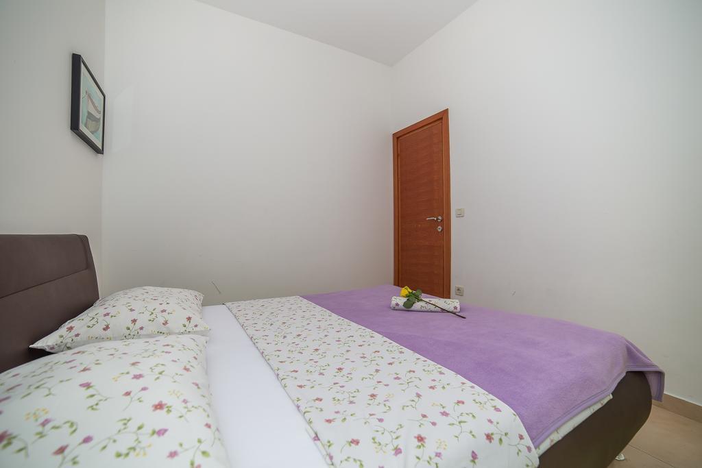 Apartments Milan Makarska Bilik gambar